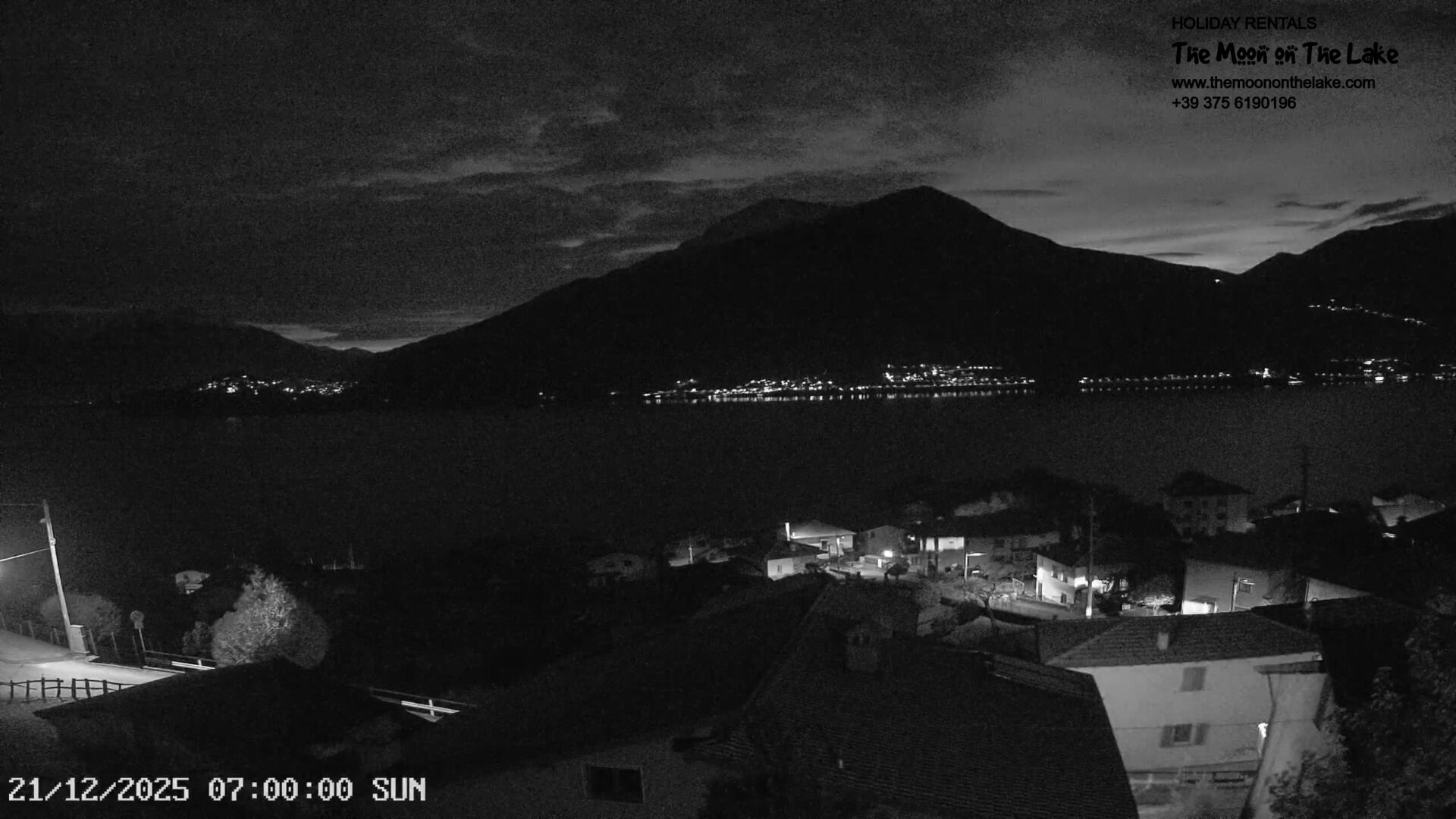 immagine della webcam nei dintorni di Perledo: webcam Pianello del Lario